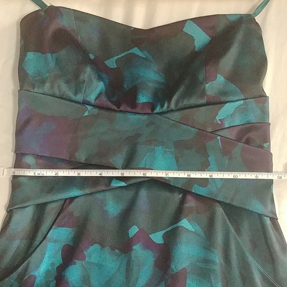 Le Chateau Strapless Formal Dress - Picture 4 of 5